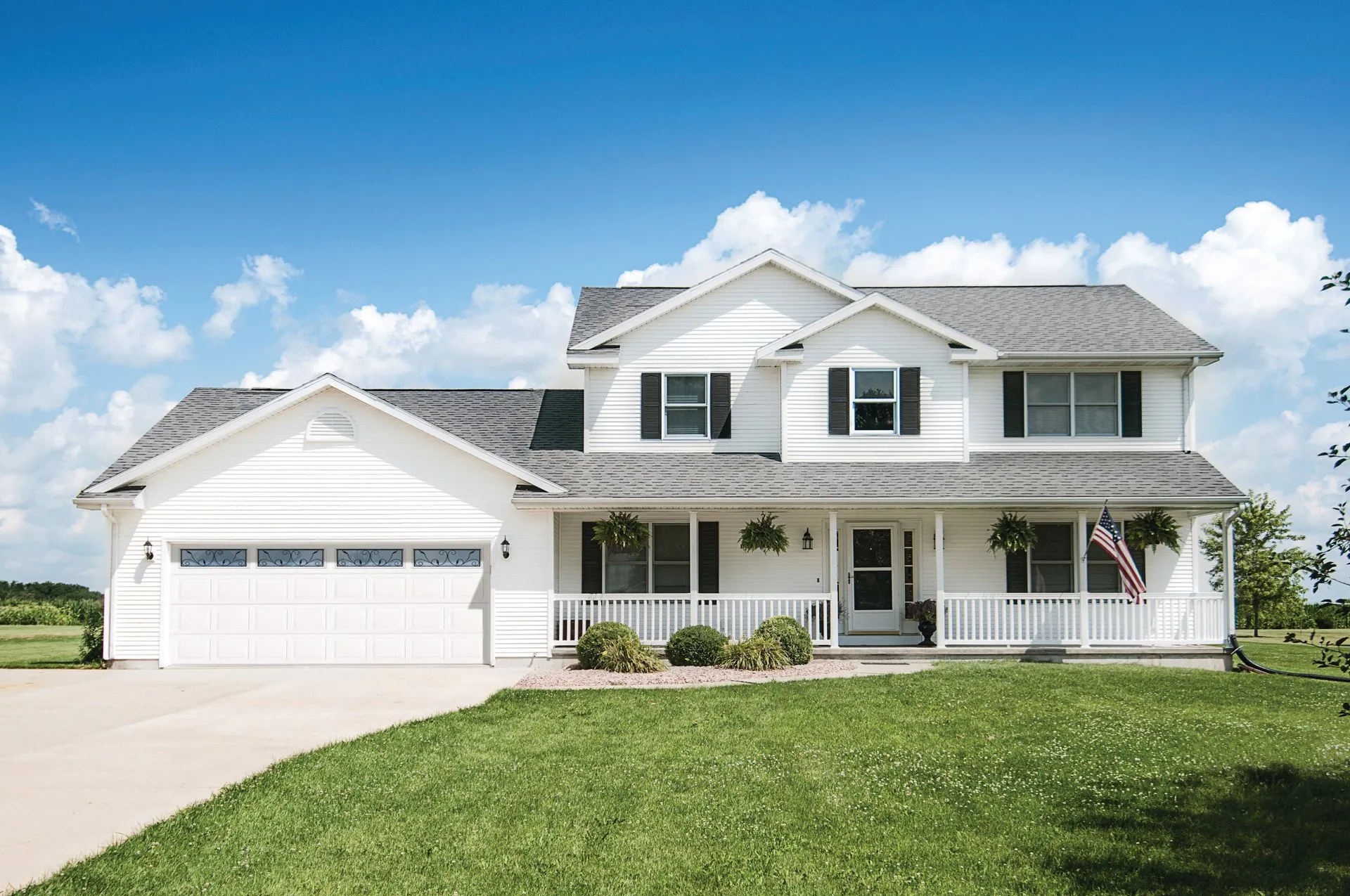Raynor Aspen LuxeVue insulated steel garage door